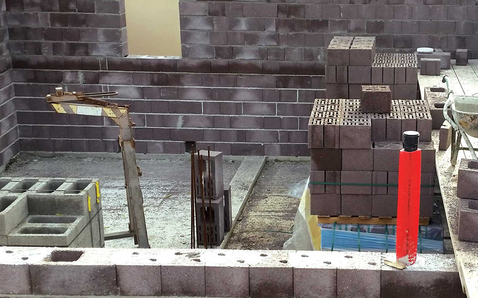 Metrocubo119-demolizione-ricostruzione-muratura